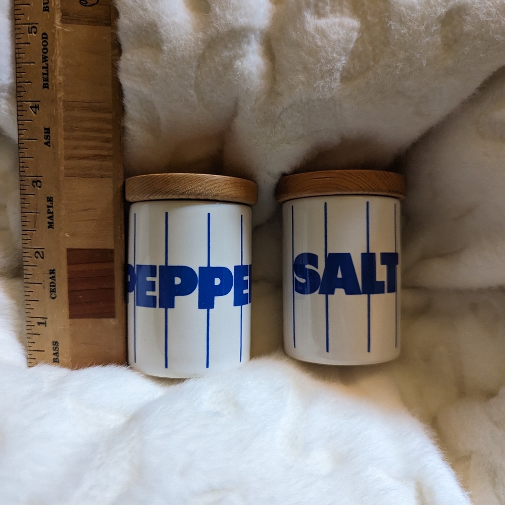 Baseball fans! Vintage salt and pepper